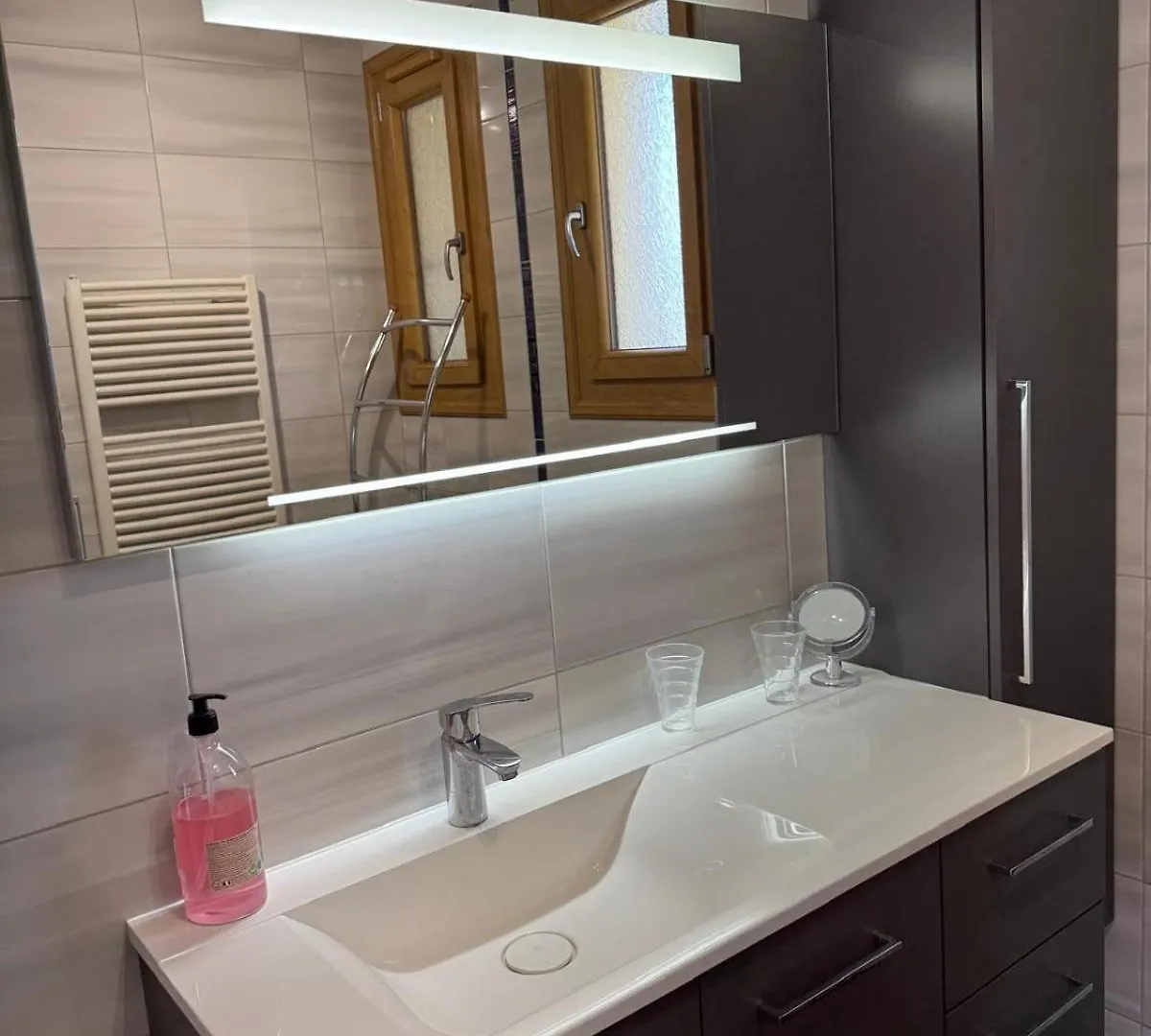 Le Sonise - Spacious Family Apartment With Balcony Garden And Parking Spac Aix-les-Bains 0*,  France